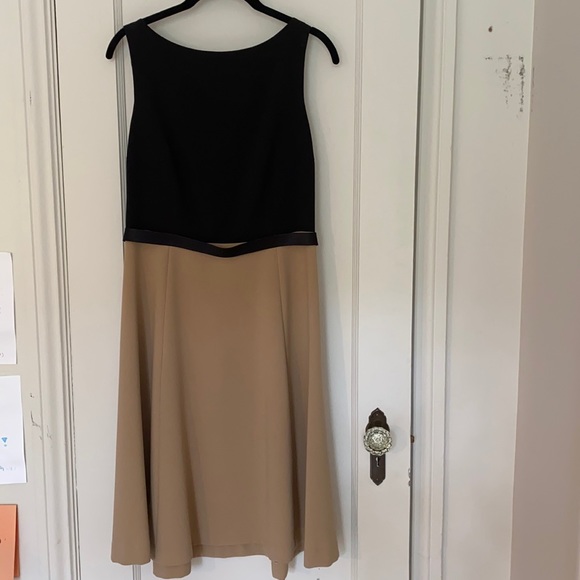 Gorgeous “Audrey Hepburn” stye classic - Picture 1 of 8